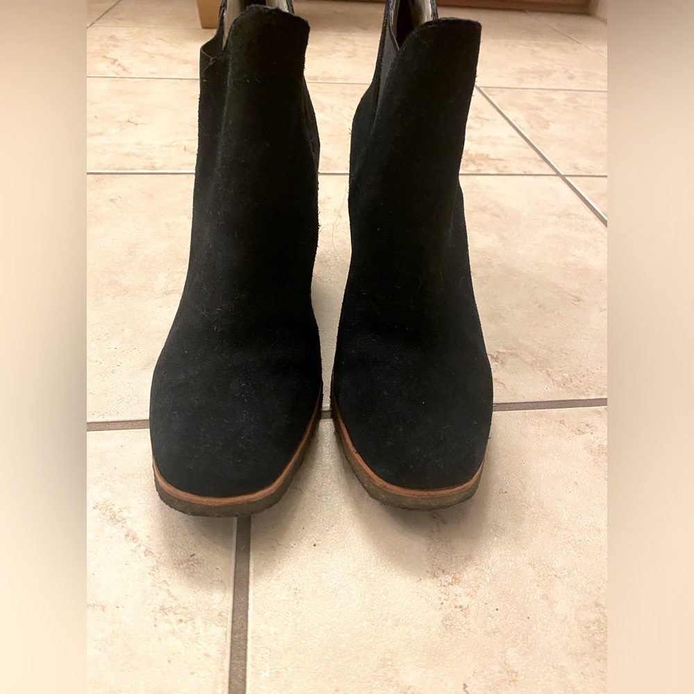 Bettye Muller Whiz black suede wedge booties -8M